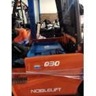 ....forklift electric cap 3 ton tinggi 3 m battery Lithium merk Noblelift berkwalitas 2