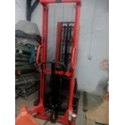 Electric Hand Stacker 2