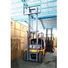 Diesel Forklift Brand V Max Engine Isuzu Capacity 3 Tons To 5 Tons Height 3 M To 5 7