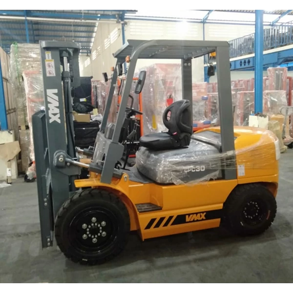 Diesel Forklift Brand V Max Engine Isuzu Capacity 3 Tons To 5 Tons Height 3 M To 5