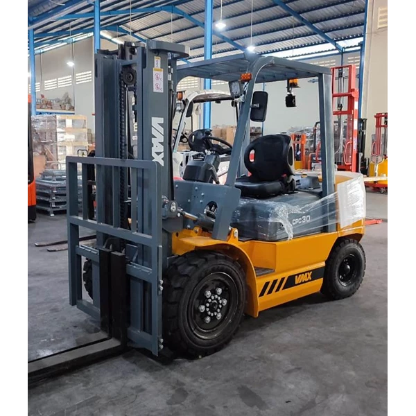 Forklift Diesel VMax Mesin Isuzu Japan 2022 Kapasitas 3 Ton Tinggi 3 Meter